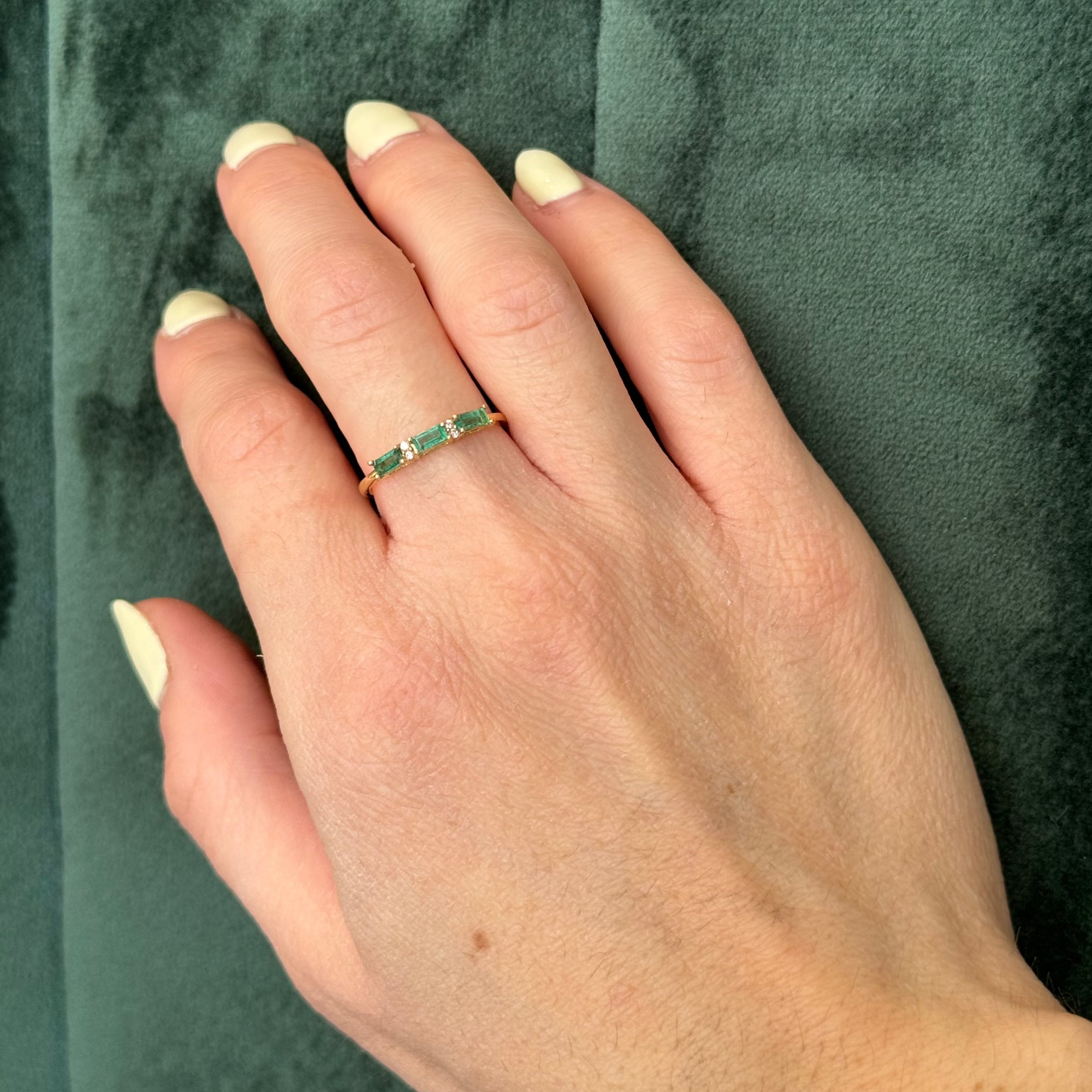 Vannia Emerald Diamond Ring