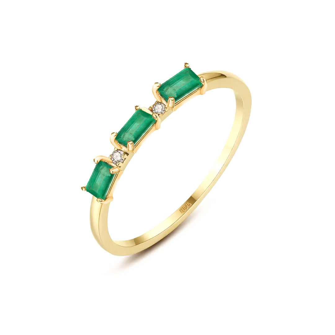 Vannia Emerald Diamond Ring