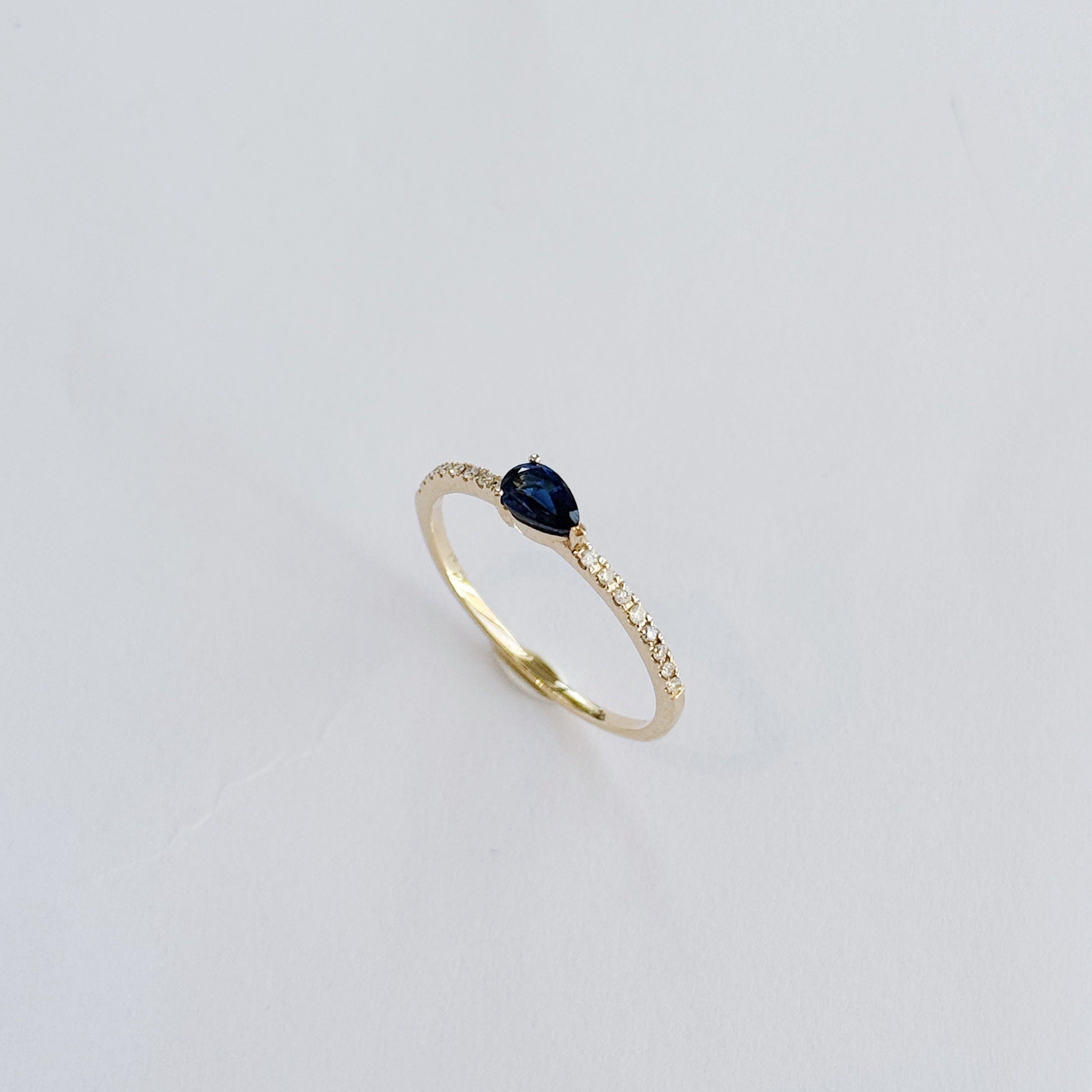 Bina Sapphire Diamond Ring
