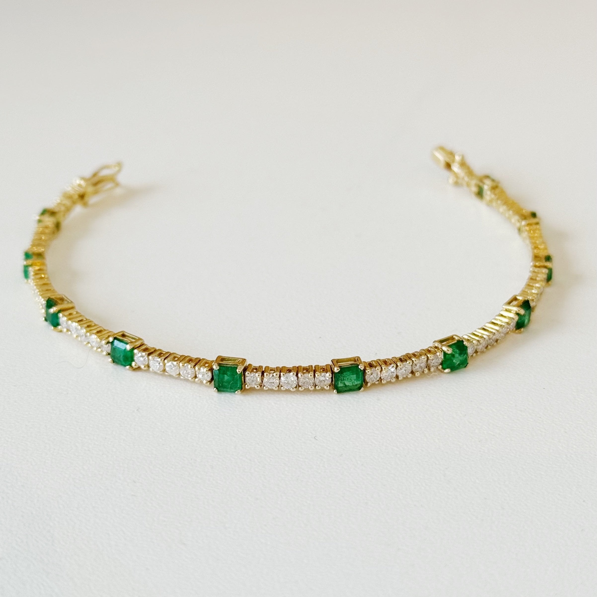 Eiza Emerald Diamond Tennis Bracelet 5.60 ct.