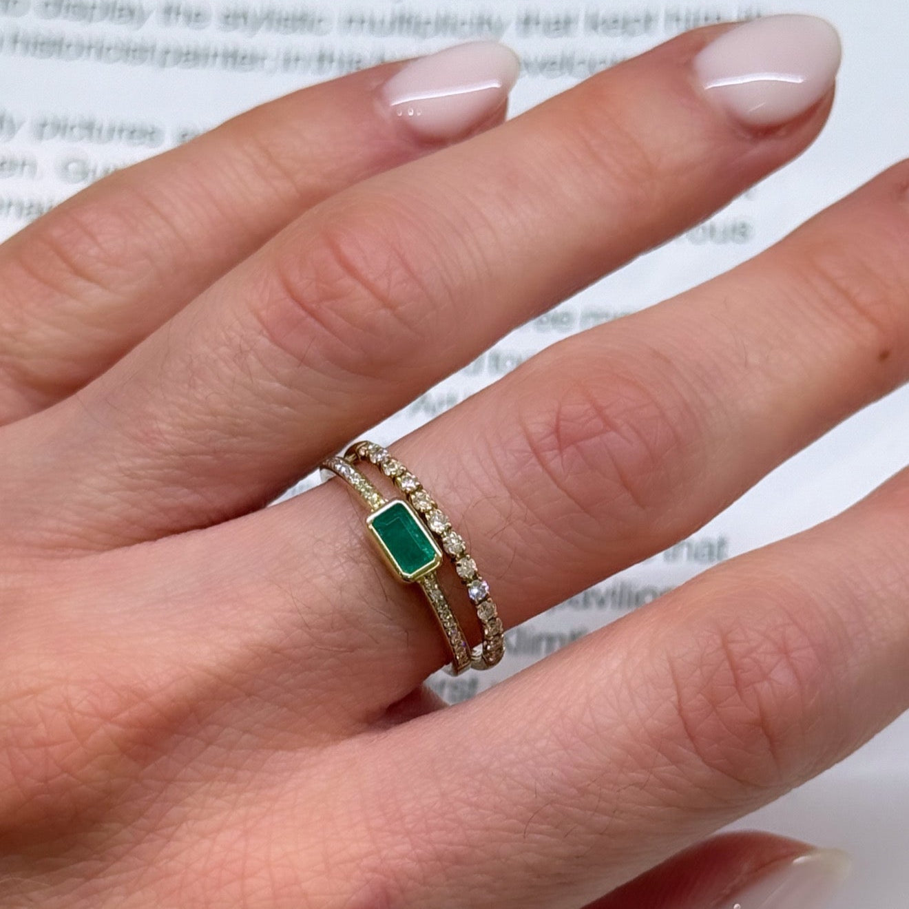 Nara Emerald Diamond Ring