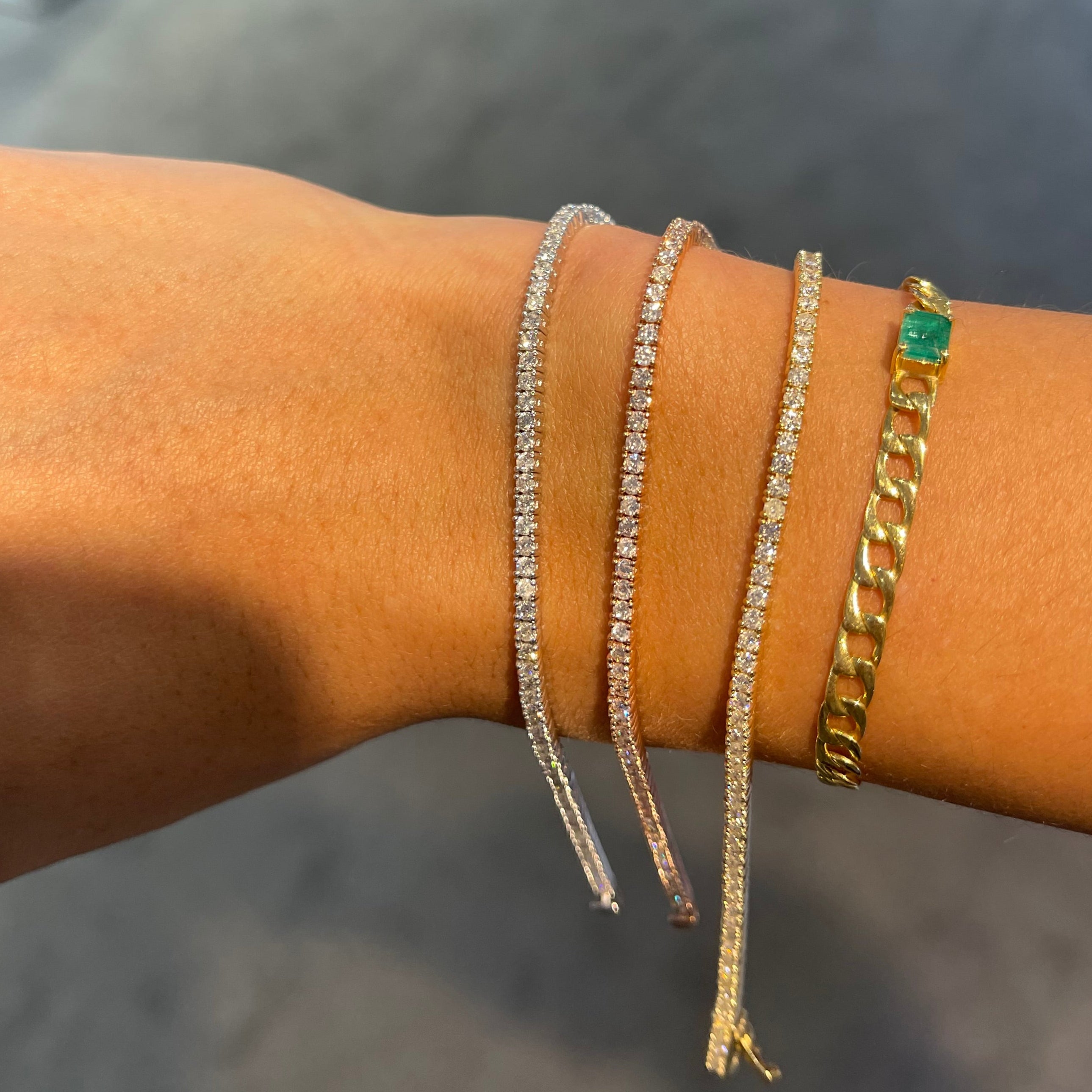 18K Bianca Diamond Tennis Bracelet 2.10 ct.