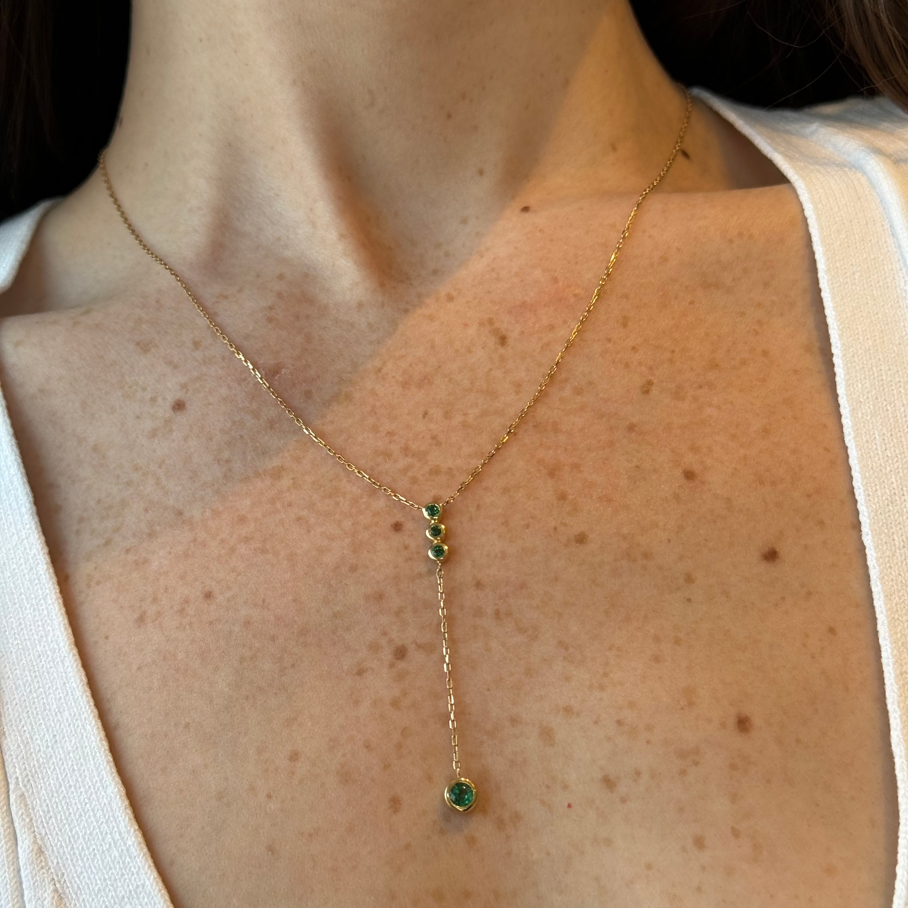 Daen Bezel Emerald Lariat Necklace