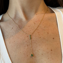 Load image into Gallery viewer, Daen Bezel Emerald Lariat Necklace
