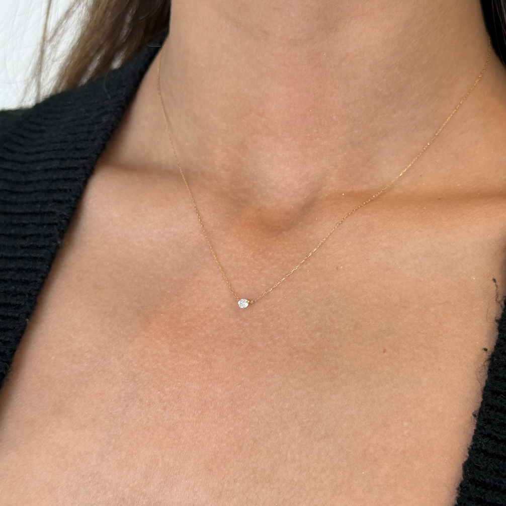 Doutzen Solitaire Diamond Necklace 0.10 ct.