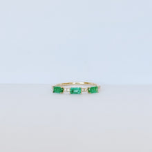 Load image into Gallery viewer, Florencia Emerald Diamond Ring
