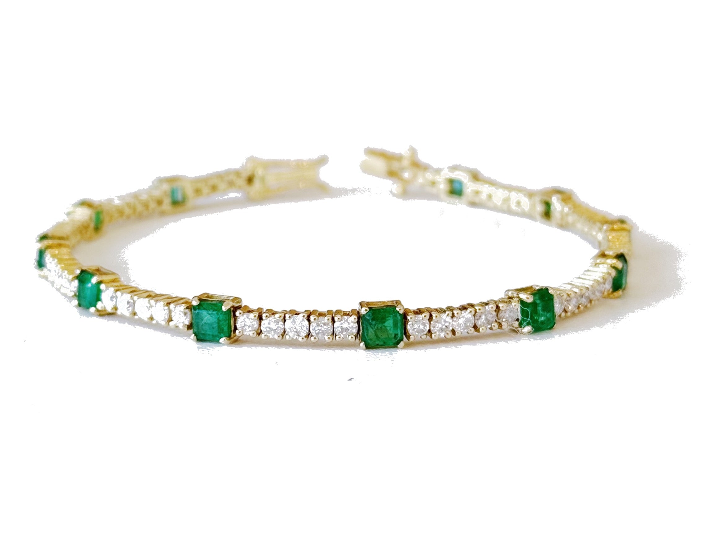 Eiza Emerald Diamond Tennis Bracelet 5.60 ct.
