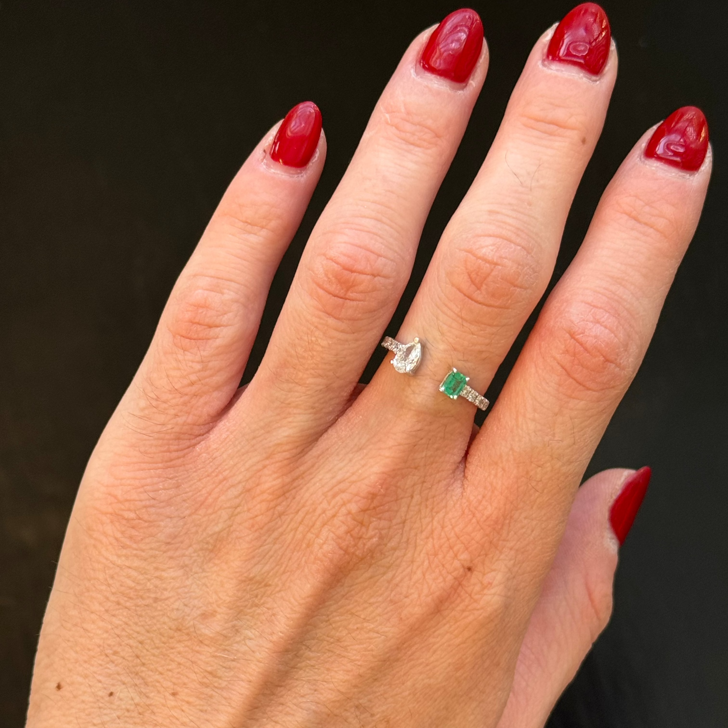 Clariza Emerald Diamond Ring