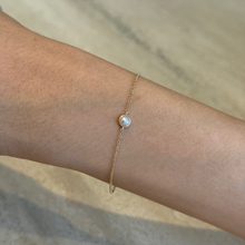Load image into Gallery viewer, 14KG Birthstone Pearl Chain Bracelet (June)
