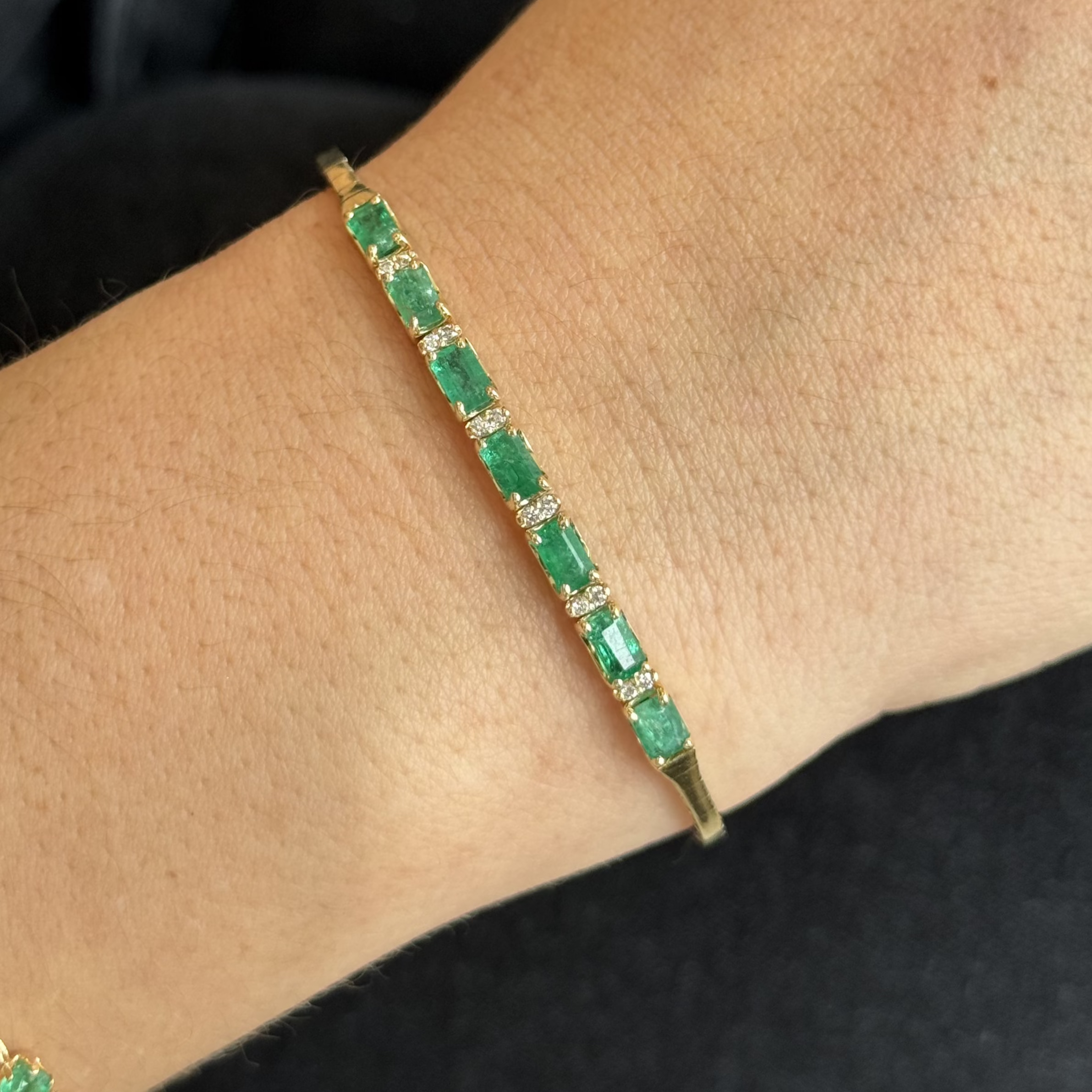Luciana Emerald Diamond Flexible Bangle 2.17 ct.