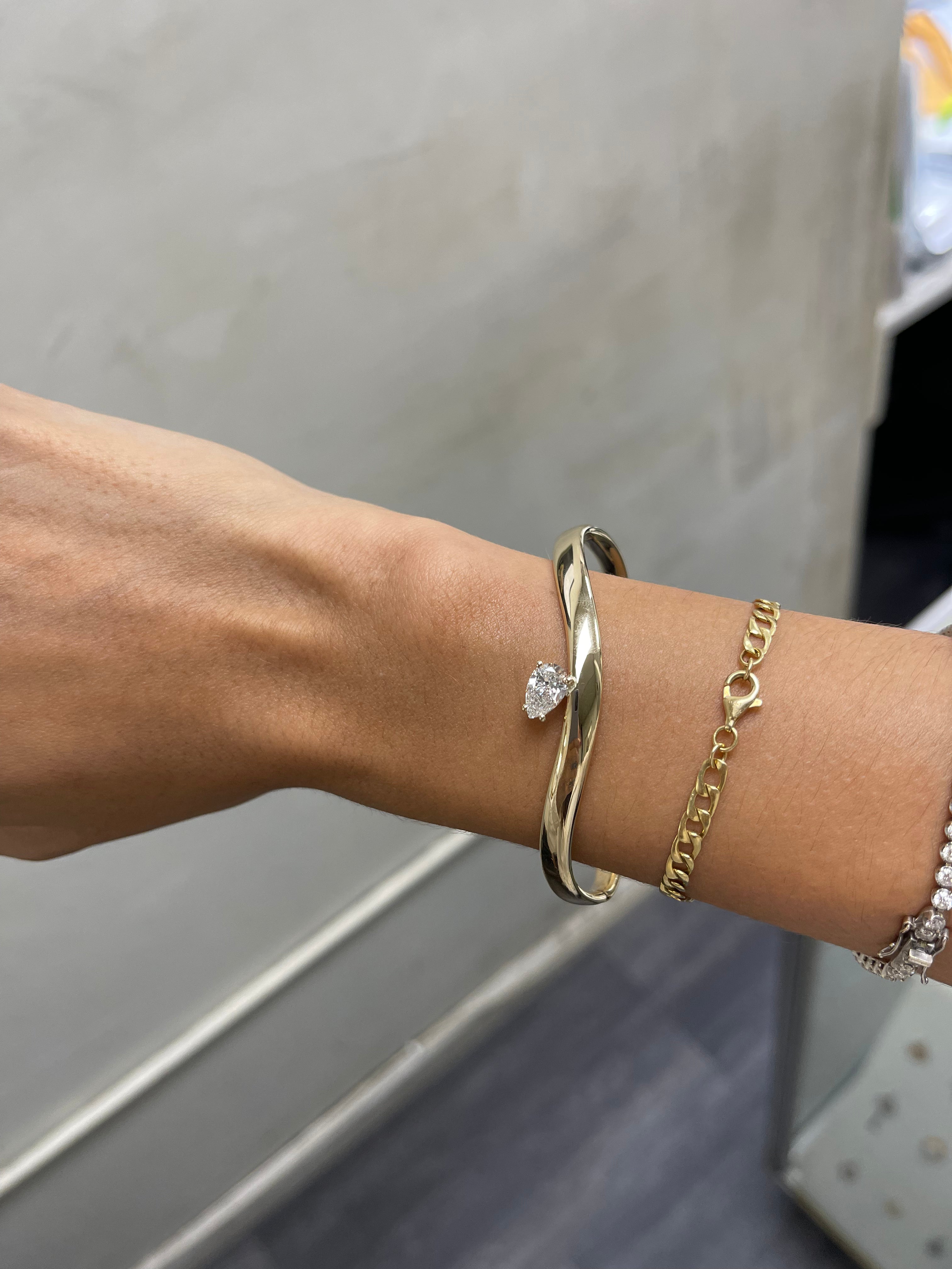 Gold Wavy Bangle with Lab Diamond 1 ct.