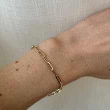 Load image into Gallery viewer, Pily Paper Clip Gold Bracelet
