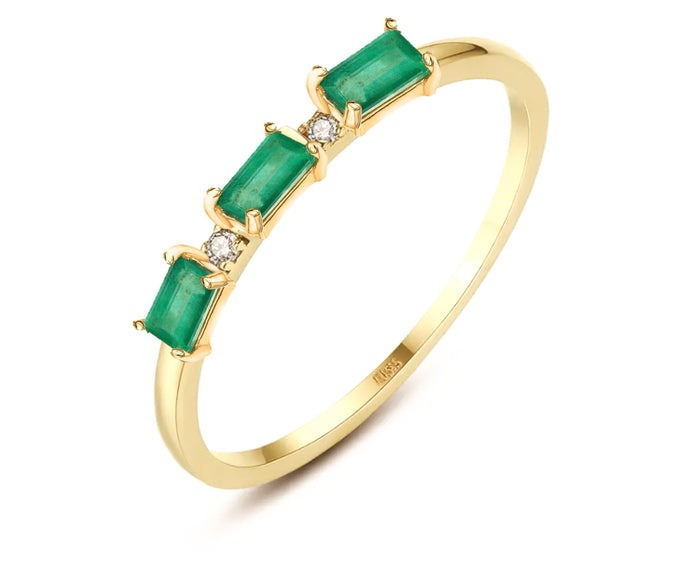 Vannia Emerald Diamond Ring