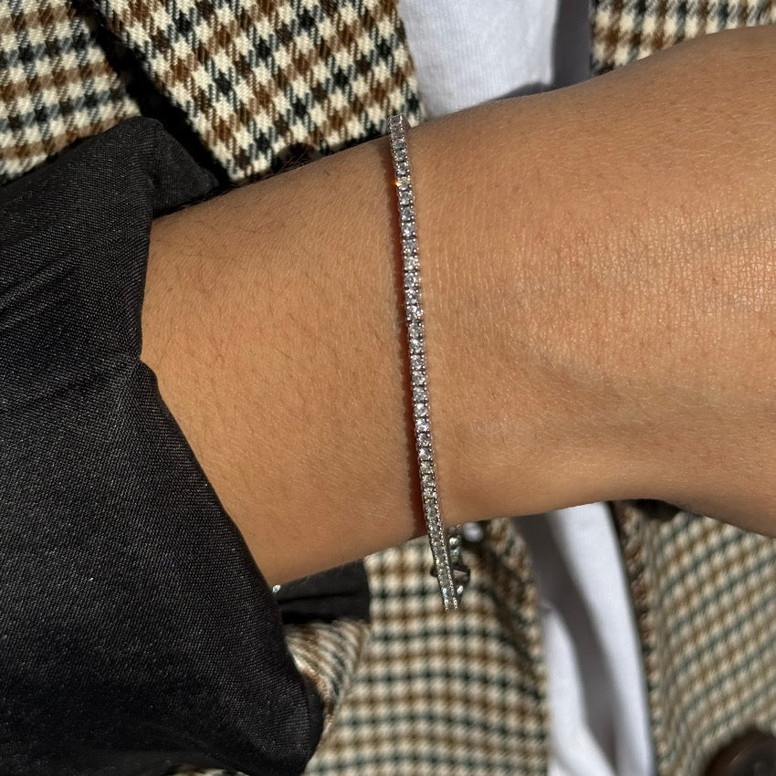 18K Bianca Diamond Tennis Bracelet 2.10 ct.