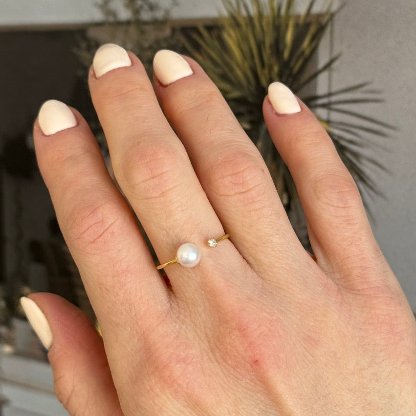 Grecia Pearl Diamond Ring