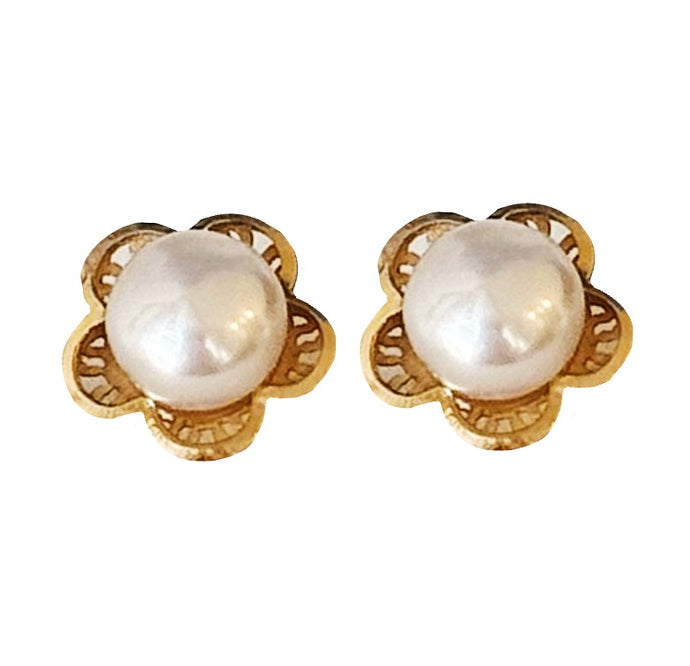 Petunia Pearl Baby Earrings